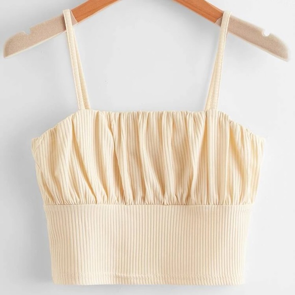 Romwe Cute Ruffled Top - Picture 1 of 3